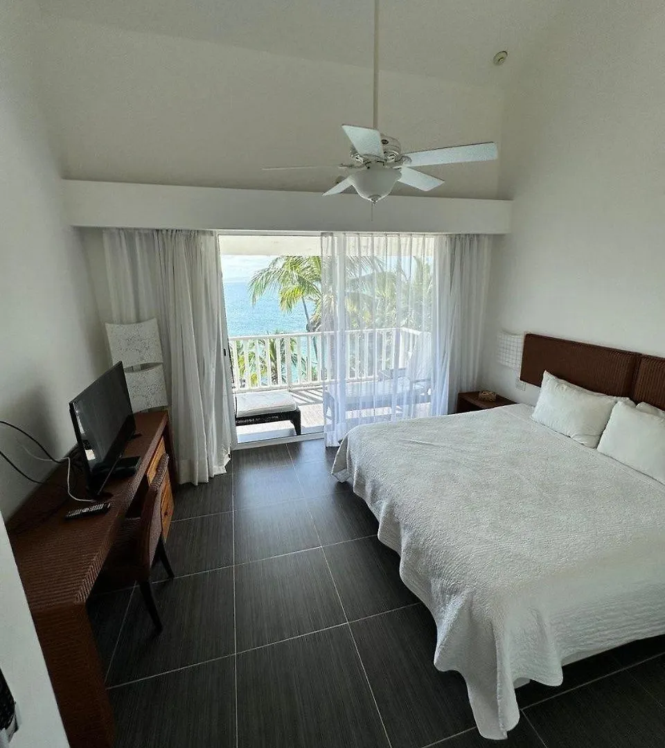 Vista Mare Spectacular Ocean View Top Floor 1-Bedroom Condo, Samana Aparthotel